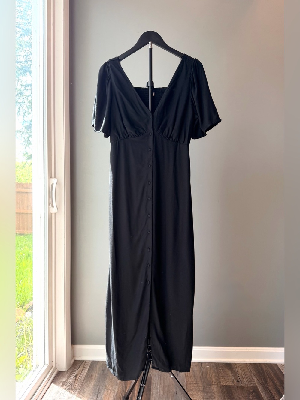 Old Navy Short Sleeve Button Smocked Black Maxi Dress Women’s M Tall Goth Boho